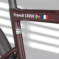 Sticker Autocollant Nom Drapeau Vélo sans fond typo 16 - Lettrage Vélo
